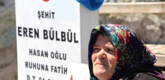 Şehit Eren Bülbül'ün annesi Ayşe Bülbül, Anneler Günü'nü hüzünlü geçiriyor