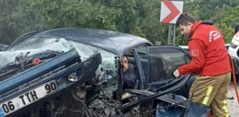Balıkesir Gönen'de Tır ve Otomobil Kaza Yaptı, 3 Kişi Yaralandı