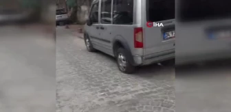 Beyoğlu'nda park halindeki 11 aracın lastikleri bıçakla kesildi