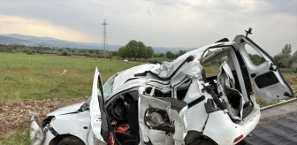 Bingöl'de trafik levhasına çarpan araçta 1 ölü, 3 yaralı