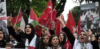 Bursa'da yüzlerce kişi Filistinli anneler için bir araya geldi
