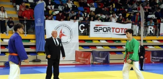 Çankırı'da Büyükler Kuraş Türkiye Şampiyonası Başladı