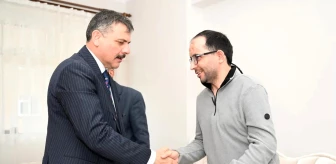 Erzurum Valisi Mustafa Çiftçi, terör mağduru gaziyi ziyaret etti