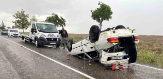 Konya'da Otomobil Takla Attı: 3 Kişi Yaralandı