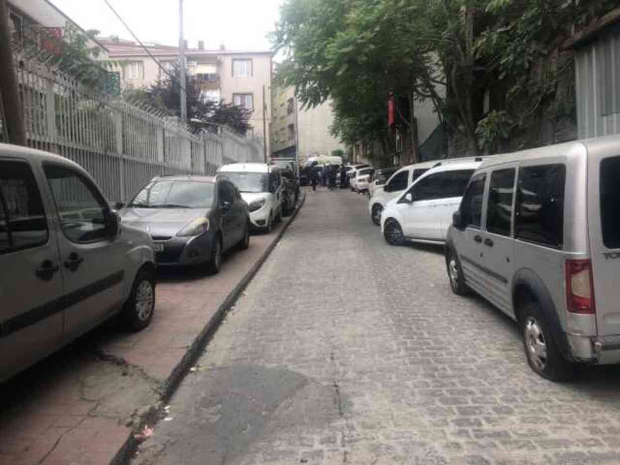 Polis he yerde onu arıyor! 11 aracın lastiklerini bıçakla patlattı