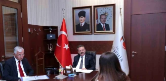 Eskişehir Valisi Hüseyin Aksoy, Halk Günü Toplantısı düzenleyerek vatandaşların sorunlarını çözmek için talimatlar verdi
