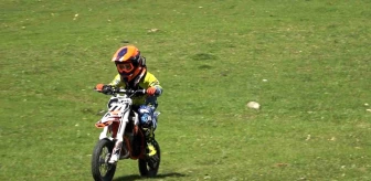 6 Yaşındaki Uras Alp İşler Motokros Şampiyonluğu İçin Yarışıyor