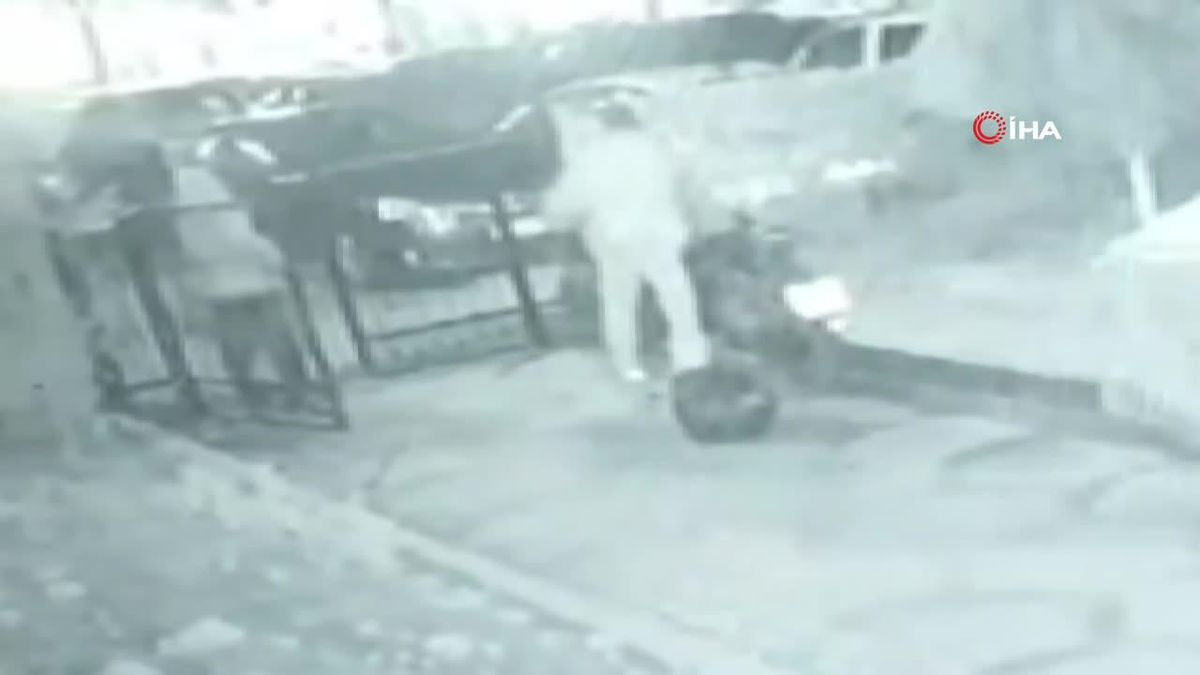 Beylikdüzü'nde motosiklet hırsızları yakalandı