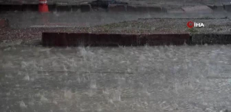 Elazığ'da sağanak yağış etkili oldu, vatandaşlar zor anlar yaşadı