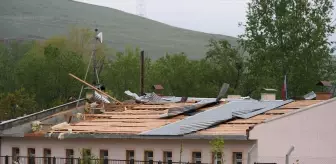 Erzurum'da Hortum Sonucu Evler ve Okul Hasar Gördü