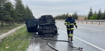 Eskişehir'de Otomobil Yangını Söndürüldü