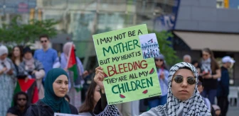 Hollanda'da Anneler Günü'nde Filistinli annelere destek yürüyüşü düzenlendi
