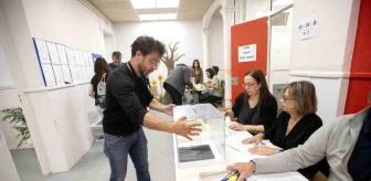 İspanya'nın Katalonya bölgesinde halk bölgesel seçimler için sandık başına gidiyor
