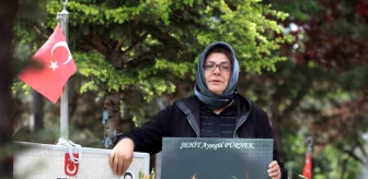 Kayseri'nin ilk kadın şehidi Ayşegül Pürnek'in annesi Anneler Günü'nü şehit kızının mezarını ziyaret ederek kutladı