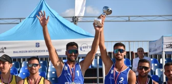 Balıkesir'de düzenlenen BVA Plaj Voleybolu Balkan Şampiyonası'nda Türk erkek takımı şampiyon oldu