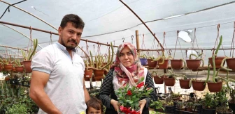 Adana'da Evde Hobi Olarak Başladığı Çiçek Yetiştirme İşiyle Patron Oldu
