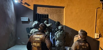 İzmir'de Uyuşturucu Operasyonunda 24 Şüpheli Gözaltına Alındı