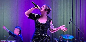 Nazan Öncel Konya'da Unutulmaz Bir Konser Verdi
