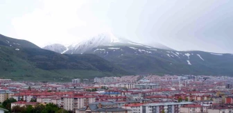 Erzurum'da Palandöken Dağı'nın yüksek kesimleri beyaza büründü