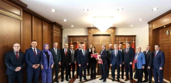 Samsun Valisi Orhan Tavlı, SGK çalışanlarının gününü kutladı