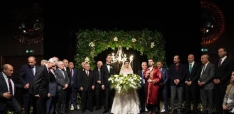 Aşiretlerin birleştiği düğün: Badıkan ve Pinyanişi aşiretlerinin çocukları evlendi