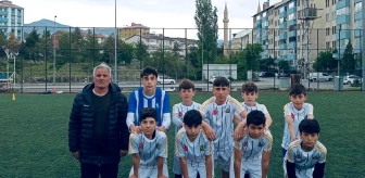 Başakşehir Spor Kulübü Başkanı Oltulu sporculara malzeme desteği verdi