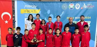 Erzincan İl Özel İdaresi Spor Kulübü Badminton Takımı Türkiye Şampiyonasında Başarı Yakaladı