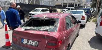 Gebze'de fabrika deposunun duvarı yıkıldı, 2 araç hasar gördü