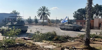 Refah'a bombalar yağdıran İsrail, utanmadan başka ülkeye suç attı