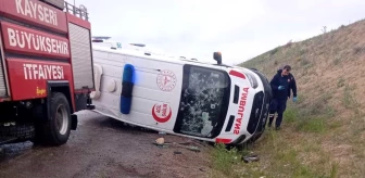 Kayseri'de ambulans kaza yaptı: 3 sağlık çalışanı yaralandı