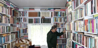 Kütüphane Görevlisine Kızan Selahattin Öztürk, 20 Bin Kitapla Babaevinde Kütüphane Oluşturdu