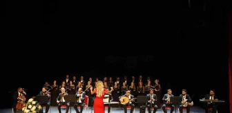 Tekirdağ'da Öğretmenler Korosu Gençlik Haftası Konseri Verdi
