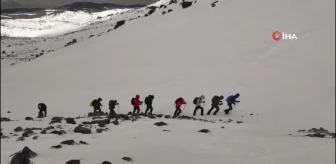 Rus dağcılar tipiye yakalandı