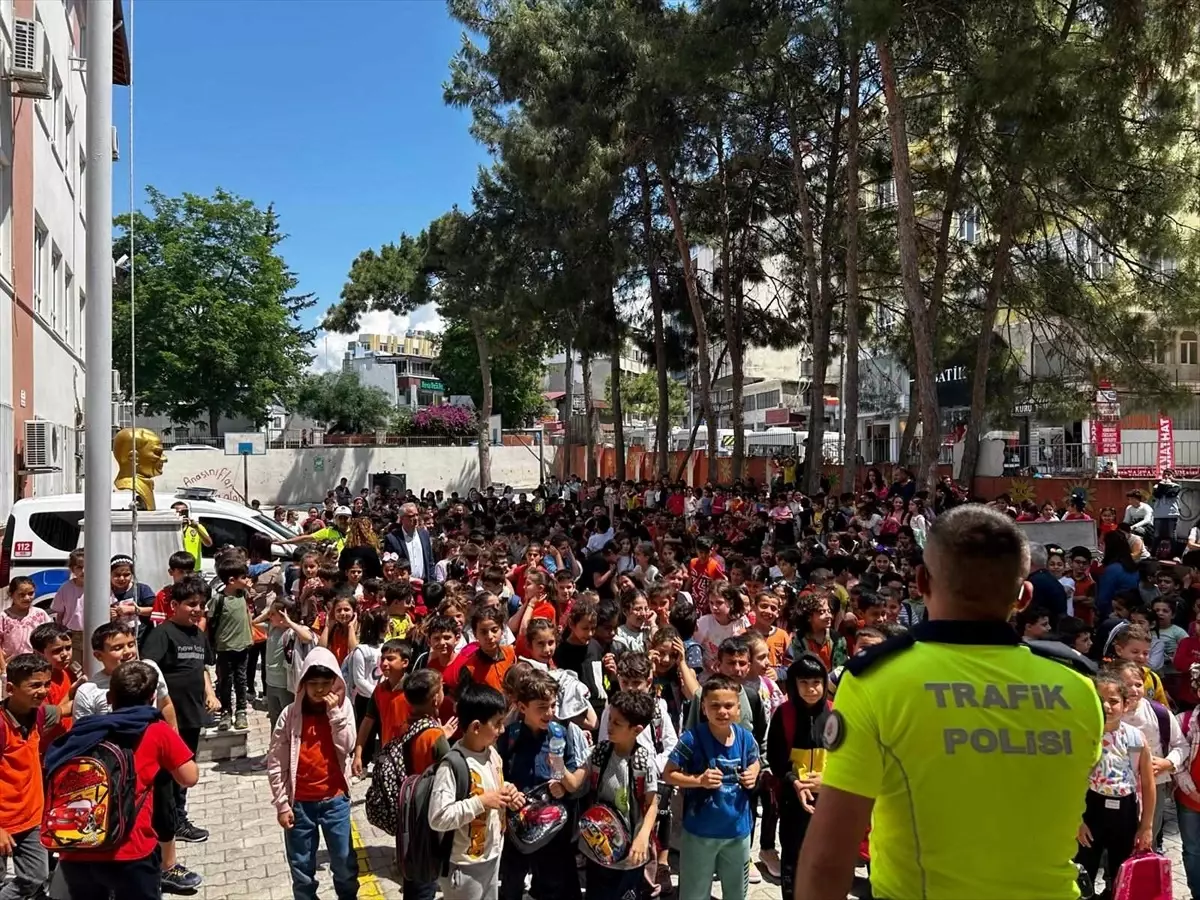 Samandağ'da Öğrencilere Trafik Eğitimi Verildi