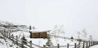 Trabzon'un yüksek kesimleri karla kaplandı
