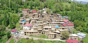Van'da açılan Temel Fotoğrafçılık Kursu'na katılan öğrenciler Bitlis'in Hizan ilçesindeki taş evleri ve doğal yaşamı görüntüledi