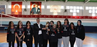 Yahyalı'da Liseler Arası Kızlar Voleybol Turnuvası Düzenlendi
