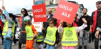 Bingöl'de 'Aile İstikbalimizdir' Sloganıyla Yürüyüş Gerçekleştirildi