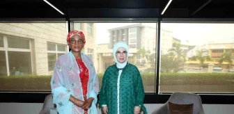 Emine Erdoğan, Afrika Ülkelerinin Kanserle Mücadele Programı'na katılmak üzere Nijerya'ya gitti