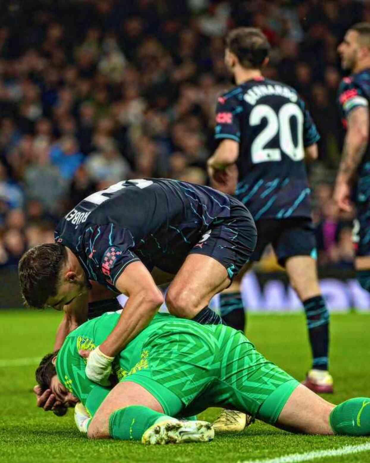 Manchester City, şampiyon gibi! Guardiola'nın öğrencileri, Tottenham'ı 2-0 yendi