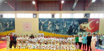Salihli Minik Judocuları İl Birinciliğinde Madalyaları Topladı
