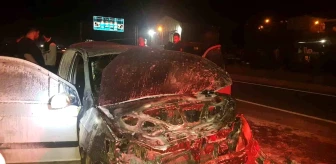 Antakya'da seyir halindeki otomobilde yangın çıktı