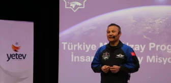 Türkiye'nin ilk astronotu Alper Gezeravcı, gençlere uzay yolculuğunu anlattı