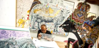 Endonezyalı Ressam, Cam Üzerine Yaptığı Resimlerle Cava Kültürünü Yaşatıyor