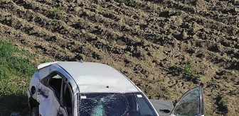 Bolu'da Kamyonla Otomobil Çarpıştı: Sürücü Yaralandı