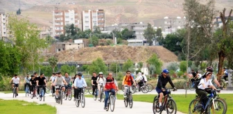 Cizre'de Gençlik Haftası kapsamında bisiklet turu düzenlendi