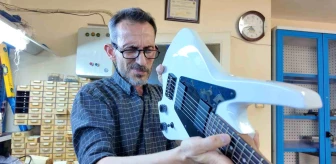 Bolu'da Emekli Tekniker Elektronik Gitar Yapımında Uzmanlaştı