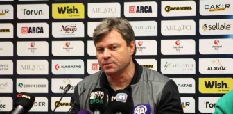 Kocaelispor Teknik Direktörü Ertuğrul Sağlam: 'Süper Lig hedefine ulaşamamanın hayal kırıklığı ve üzüntüsünü yaşıyorum'
