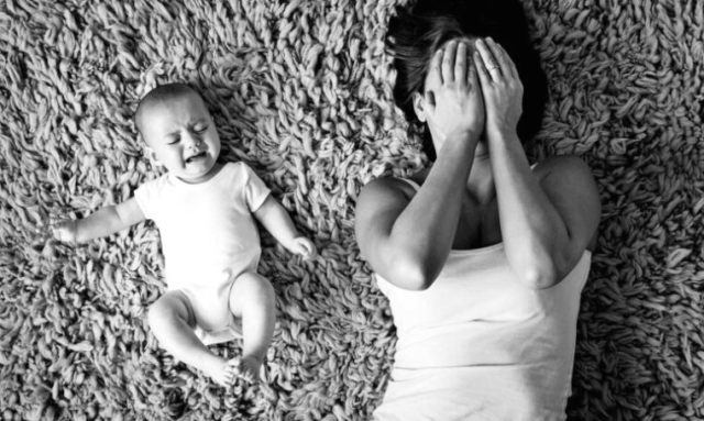 Postpartum (doğum sonrası) depresyon nedir?