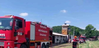 Sakarya'da Tavuk Çiftliğinde Çıkan Yangın Söndürüldü